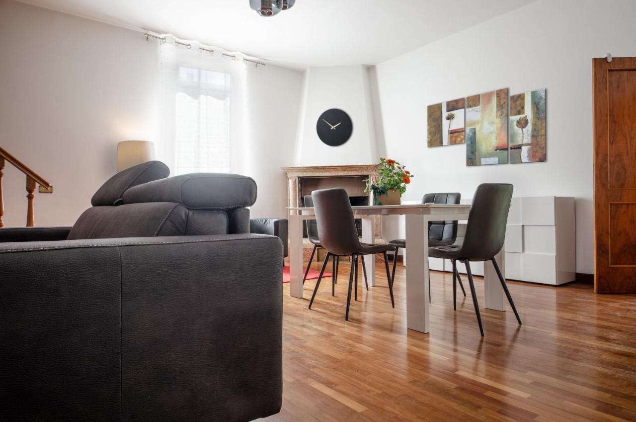 Casa Nisida Appartement Pesaro Buitenkant foto